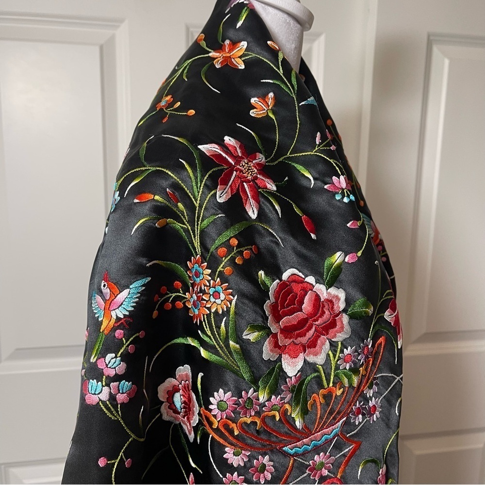 Vintage Silk Manila Piano Shawl Colorful Floral Hand Embroidered Wrap Scarf - Picture 16 of 16